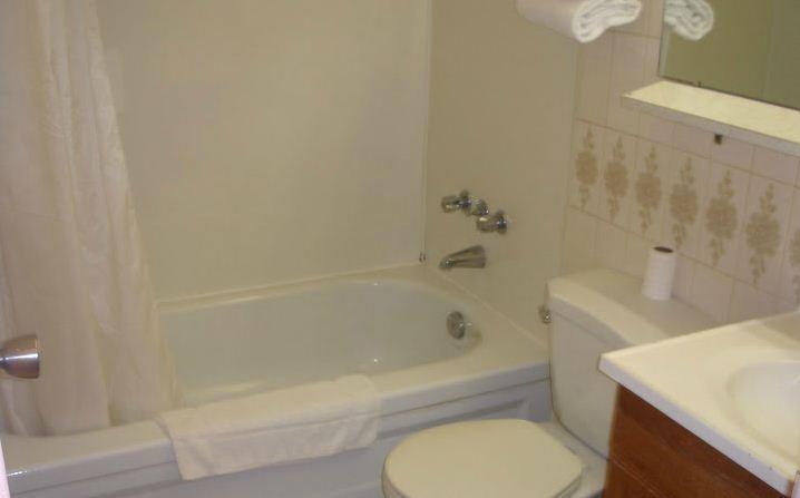 Queensway Motel Toronto Room photo