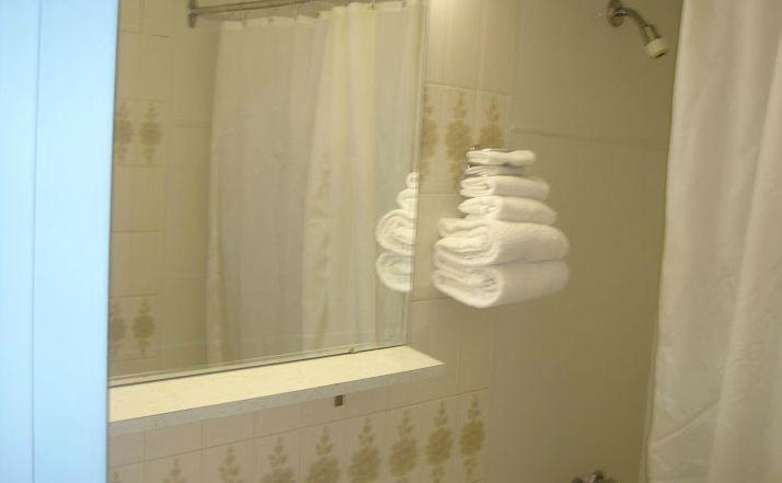 Queensway Motel Toronto Room photo